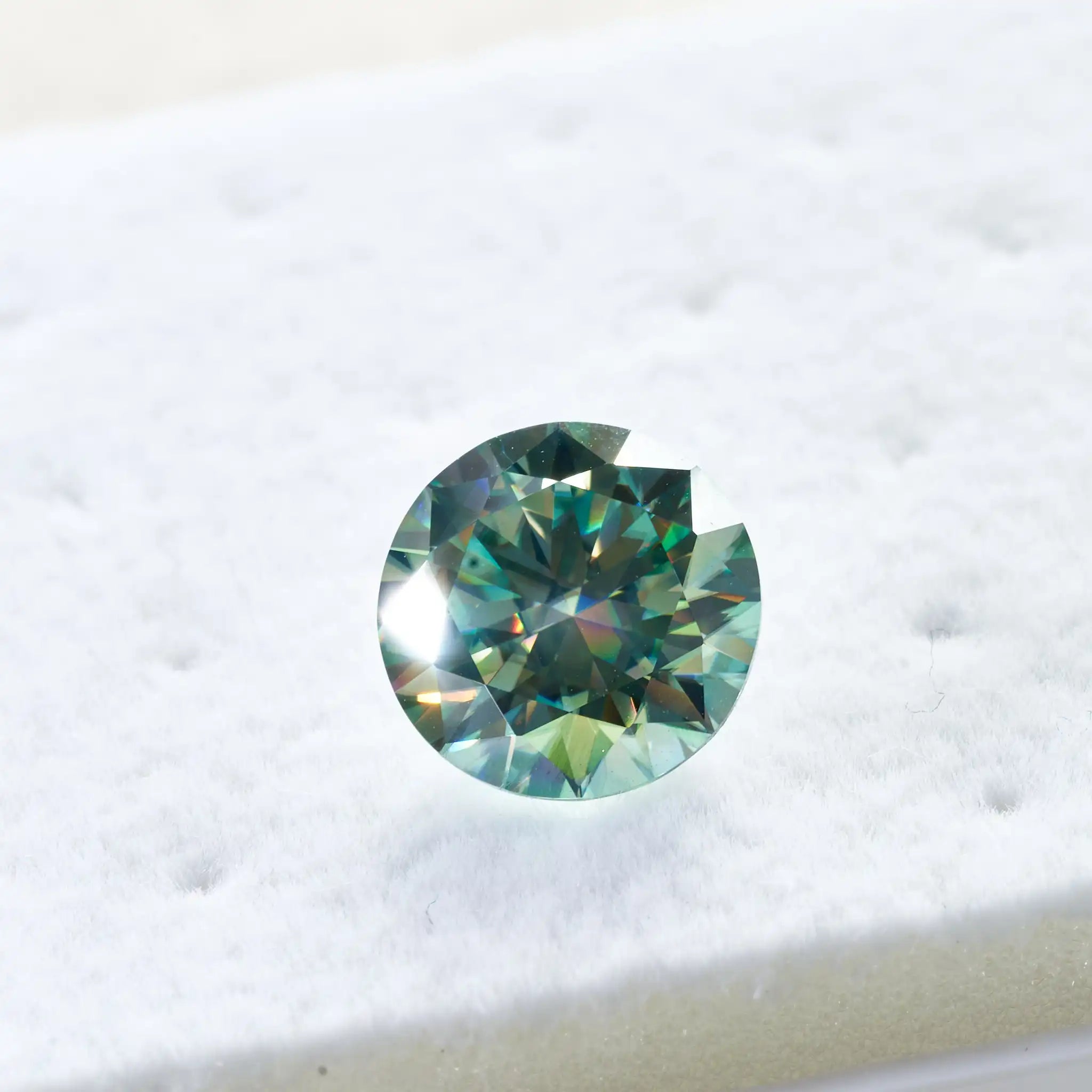 0.1-5CT bluegreen Color moissanite VVS1 3EX Cut Light Blue Green color Moissanite Loose Stone Certified GRA